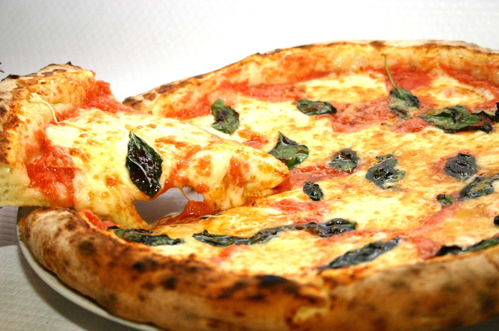Pizza com massa artesanal